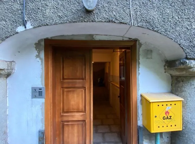 Blisko Deptaku Apartment