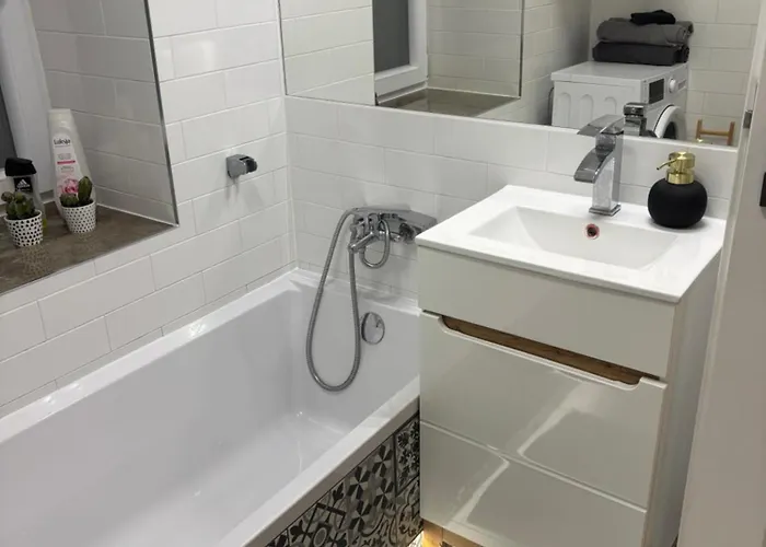 Blisko Deptaku Apartment